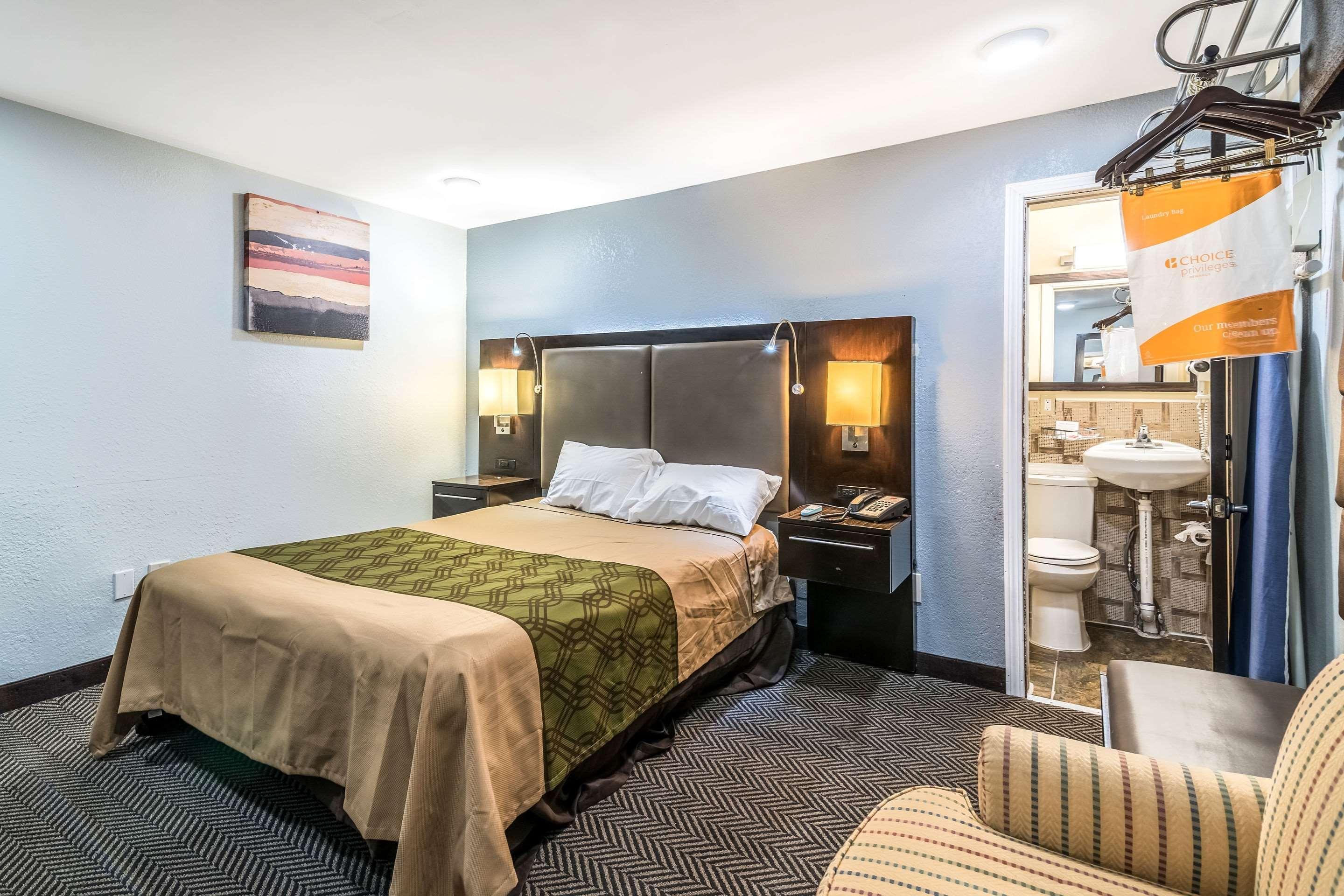 Econo Lodge Rutland City Near Hwy 7 Екстер'єр фото