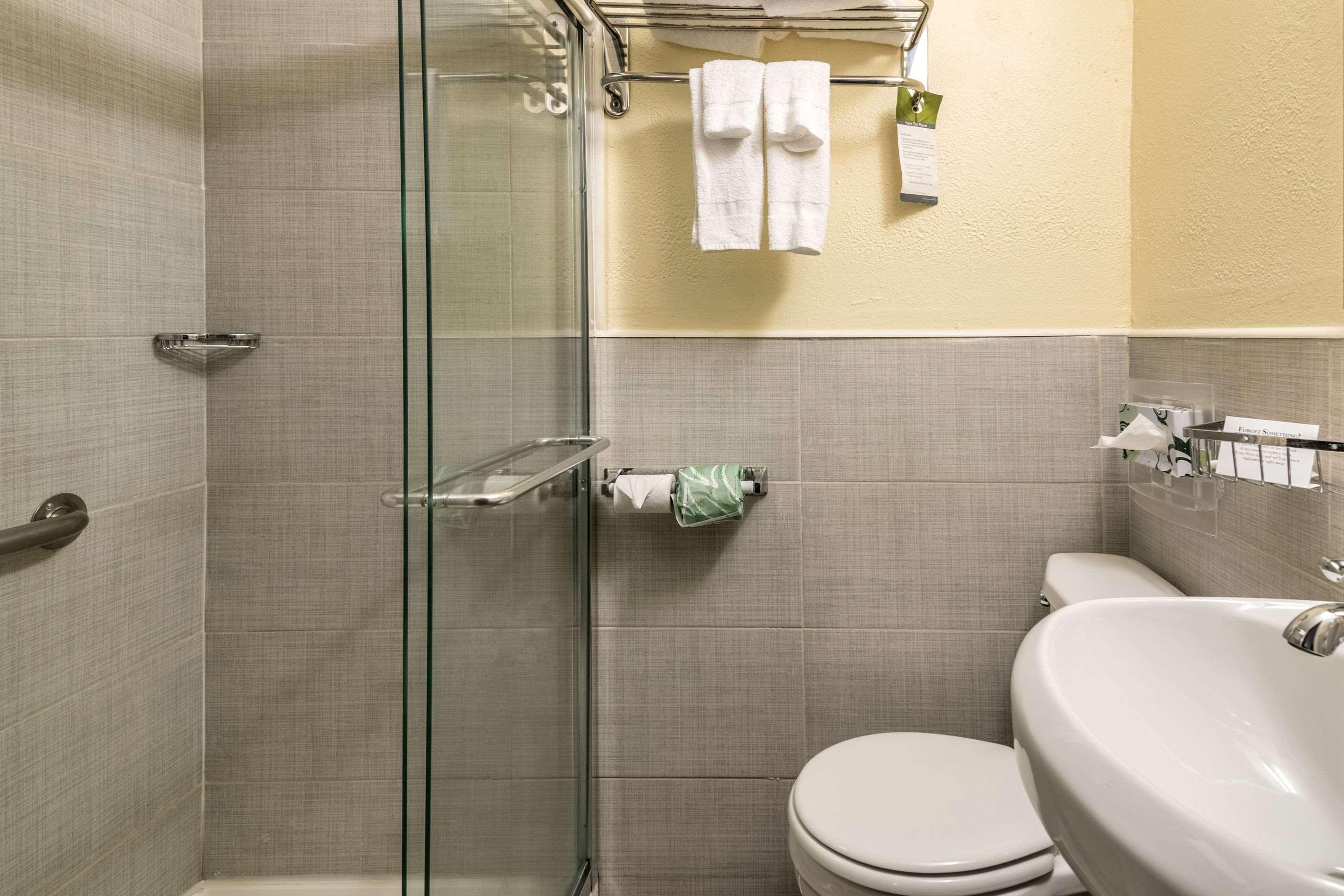 Econo Lodge Rutland City Near Hwy 7 Екстер'єр фото
