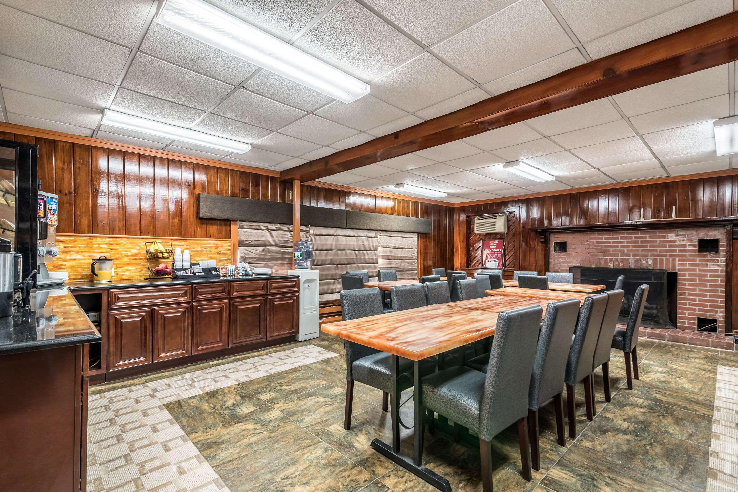 Econo Lodge Rutland City Near Hwy 7 Екстер'єр фото