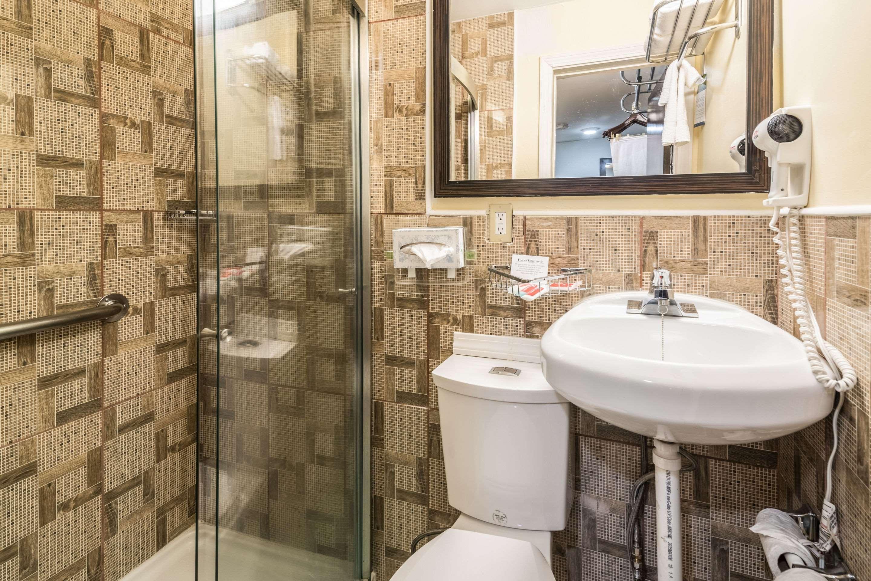 Econo Lodge Rutland City Near Hwy 7 Екстер'єр фото
