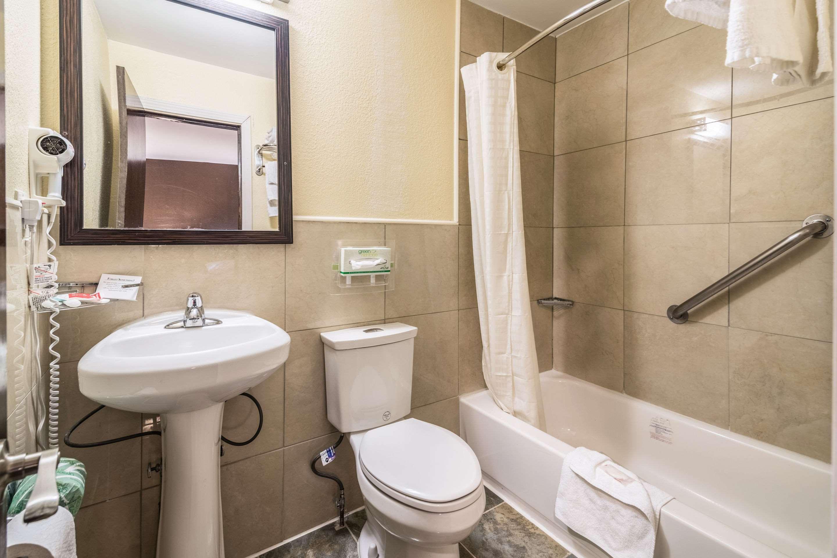 Econo Lodge Rutland City Near Hwy 7 Екстер'єр фото